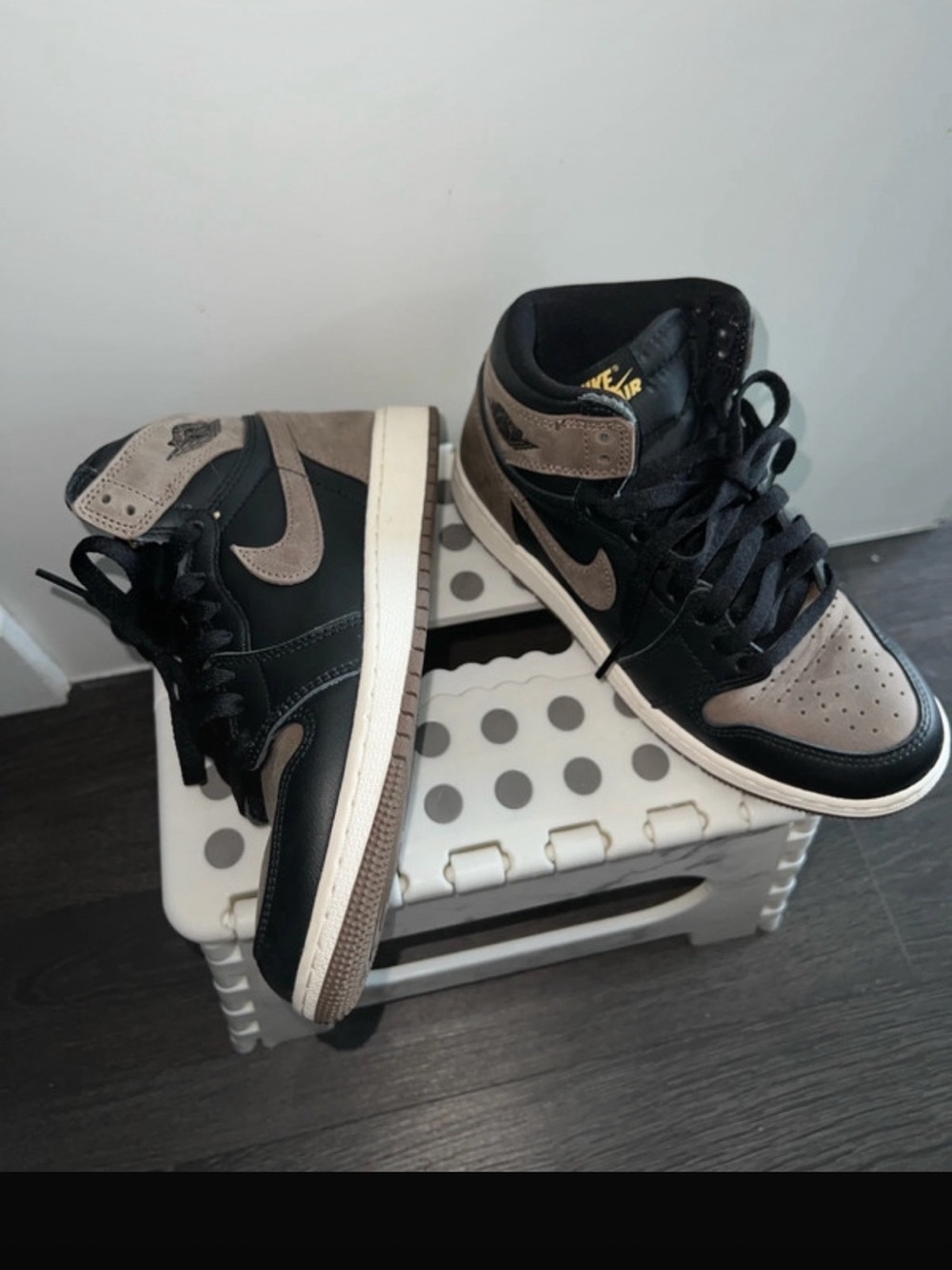 High top BLACK & mocha - Jordan 1s - Palomino.